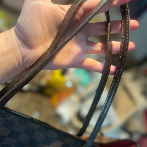 It is in perfect condition, I only used it 4 times, it has a dust bag - Picture 4 of 4